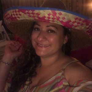 Meet your Posher, Lizbeth